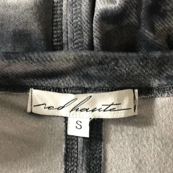 🌸NEW🌸 RED HAUTE Velour Sweatshirt - Picture 5 of 7